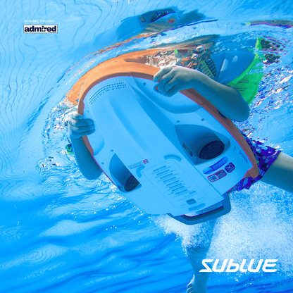 Child underwater using SUBLUE Swii kickboard, showcasing buoyancy and design.