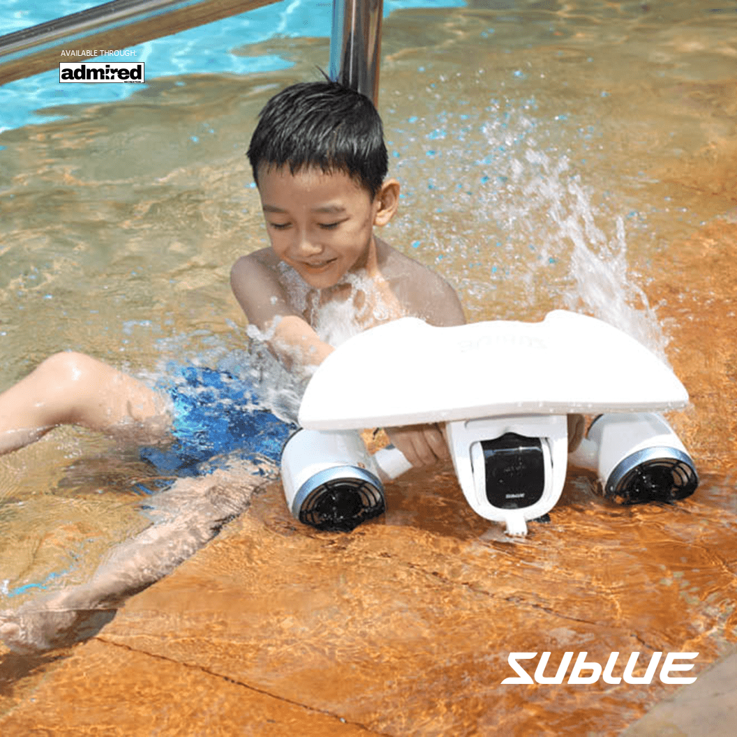 Sublue Whiteshark MIX Underwater Scooter Product-in-use 19 - Admired Recreation